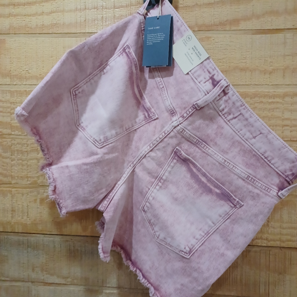 High Rise Midi Shorts - Picture 4 of 7